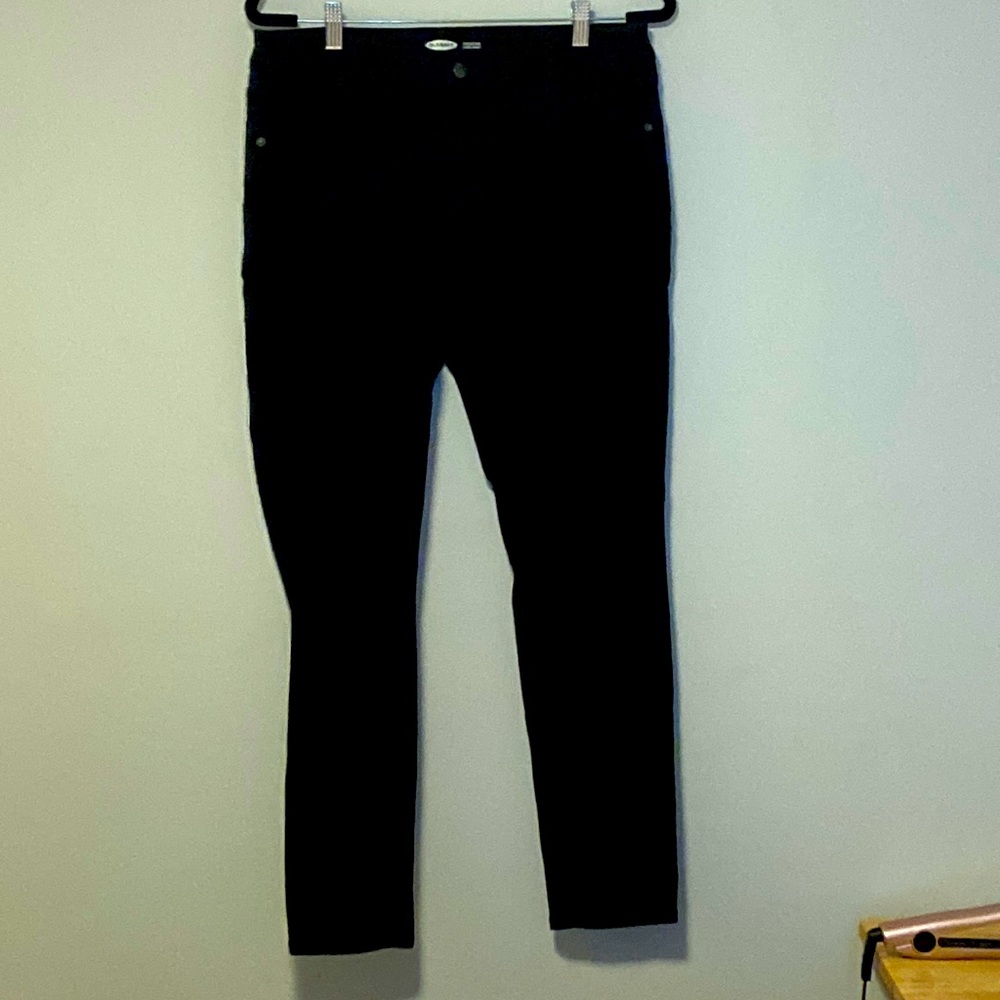 Black Old Navy Rockstar pants